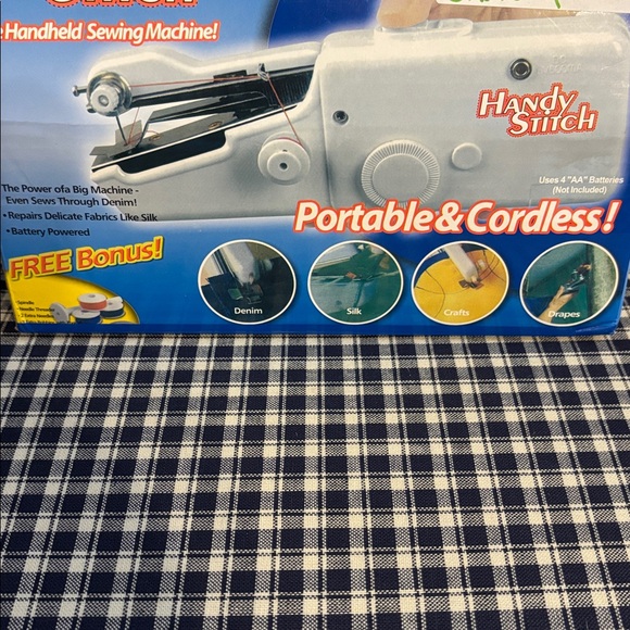 Sewing Machine/battery operated- Blue - Picture 2 of 3